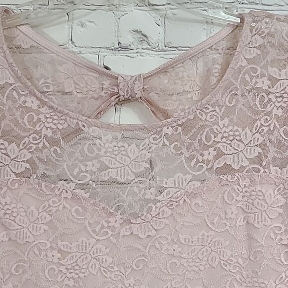 Forever 21 Plus Sz 3X Pink Stretch Lace Illusion Neckline Cut Out Peplum Blouse - Picture 2 of 8
